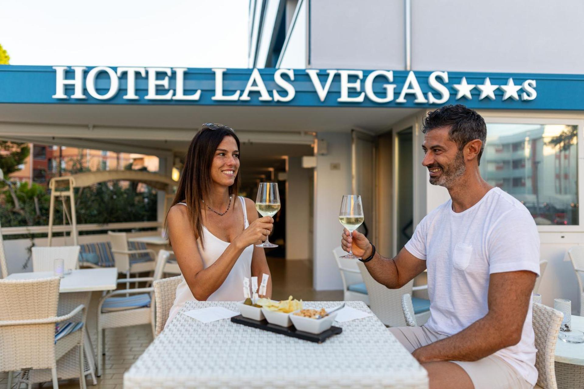 Hotel Las Vegas Бибионе Экстерьер фото