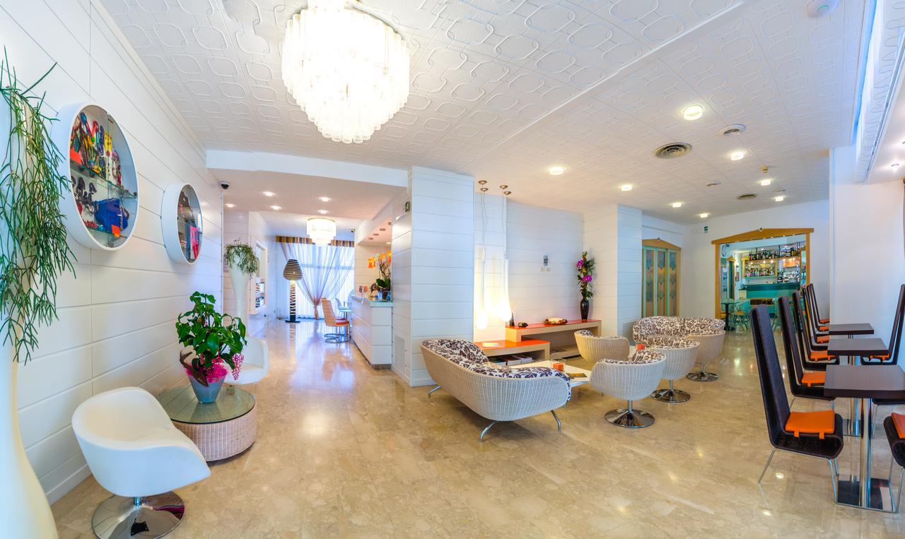 Hotel Las Vegas Бибионе Экстерьер фото